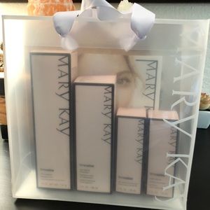 ✨NIB- Mary Kay- TimeWise Miracle Set✨